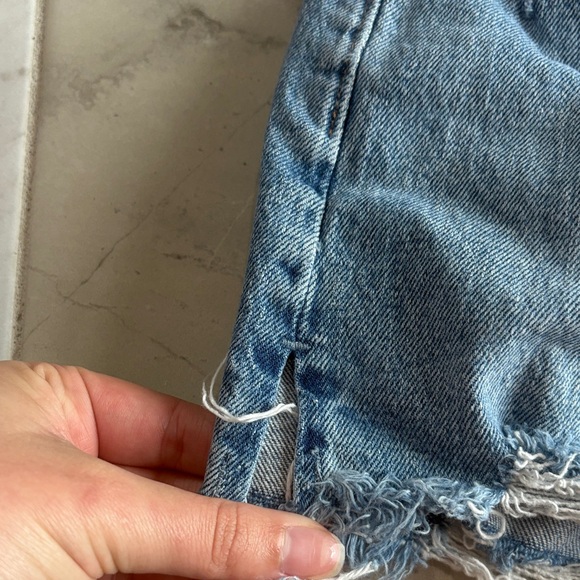 Abercrombie & Fitch High Rise “The Mom Short” - Picture 3 of 9
